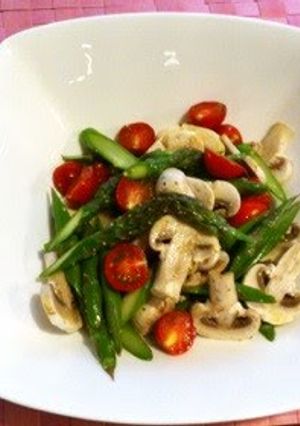 A picture of Asparagus and Mushroom Salad.