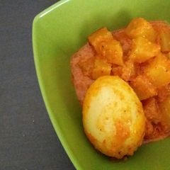 A picture of Sayur Telur & Kentang / Potato and Eggs in Coconut Milk.