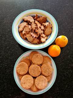 Una foto de Galletitas integrales de naranja 🍊