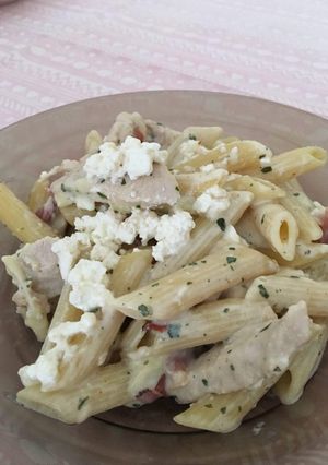 Sajtos-szalonnás csirkés penne recept fotója