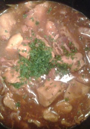 A picture of Crockpot Chicken in Red Wine.