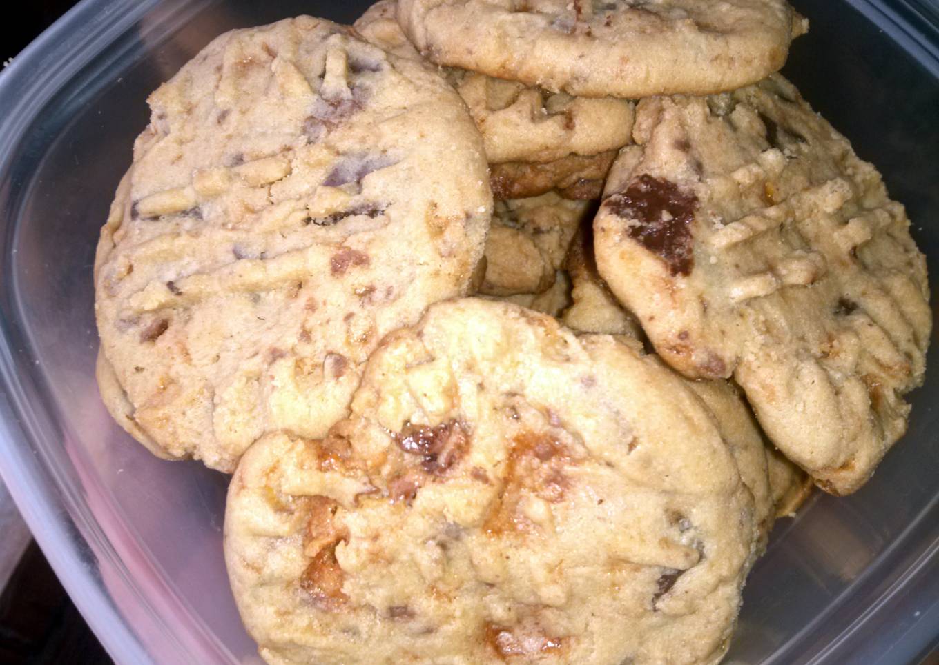 Butter finger Peanut Butter Chocolate Chunk Cookies