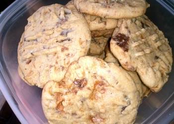 How to Recipe Delicious Butter finger Peanut Butter Chocolate Chunk Cookies