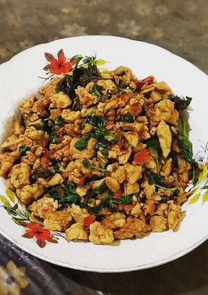 Foto resep Thai Chicken Basil (Pad Kra Pao) (Ayam Masak Kemangi)