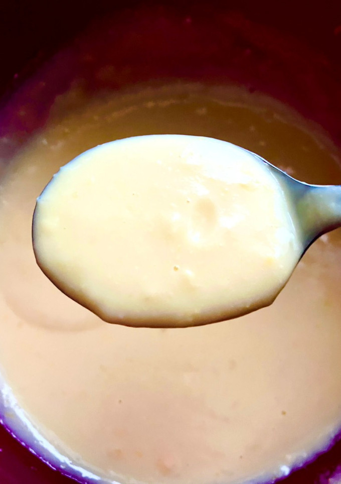 Una foto de Crema pastelera con huevos de casa. Al microondas!