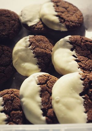A picture of Spiced molasses cookies.