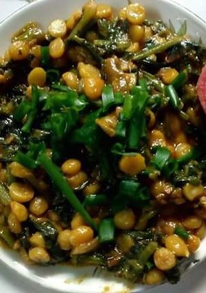 A picture of Dal palak.