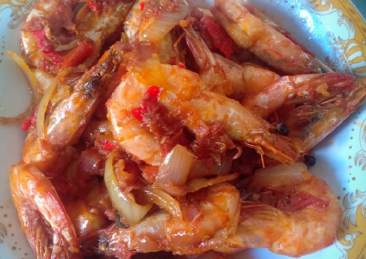 Cara Gampang Menyiapkan Udang balado kecap yang Menggugah Selera