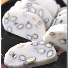 Old-Fashioned Mame-Mochi with a Bread Maker A picture of Old-Fashioned Mame-Mochi with a Bread Maker.