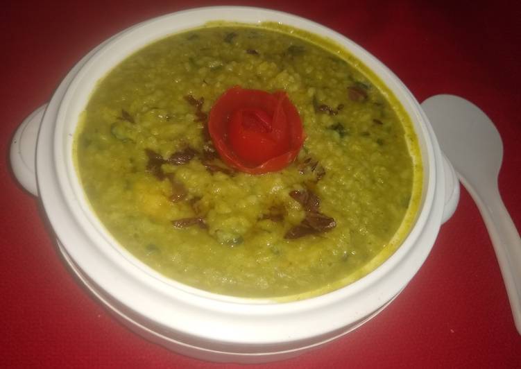 Yellow moong dal,poha and spinach khichdi