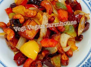 รูปของ ไก่เจผัดเม็ดมะม่วงหิมพานต์ เจ, วีแกน Vegan - No animal products, no eggs, no milk, no honey