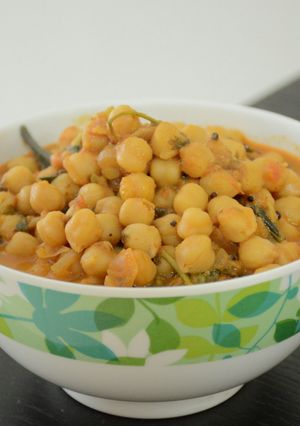 A picture of Chickpeas Curry.