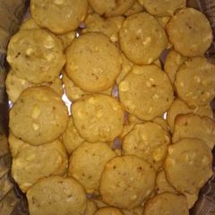 A picture of *White Chocolate Macadamia Cookies With Coconut*.