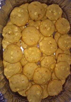 A picture of *White Chocolate Macadamia Cookies With Coconut*.