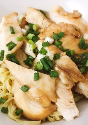 รูปของ บะหมี่ไข่อกไก่ย่าง สูตรโปรตีนเน้นๆ