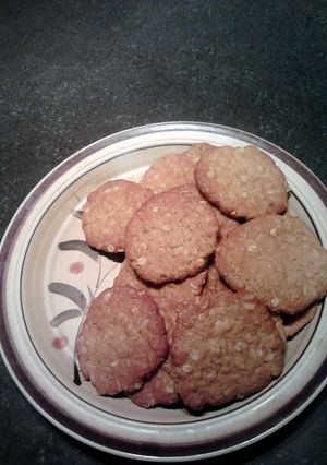 A picture of Anzac Biscuits.