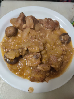 Una foto de Guiso de costillas con almendras