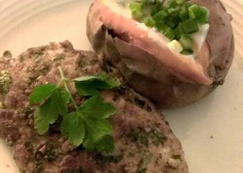 Popular Recipe Pecan Crusted Chicken with Baked Sweet Potatoes  MapleJalapeno Sour Cream Practical Delicious