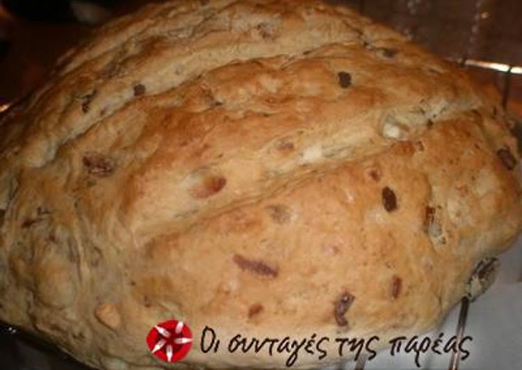 Recipe of Favorite Super easy cheese bread with onion, olives and oregano