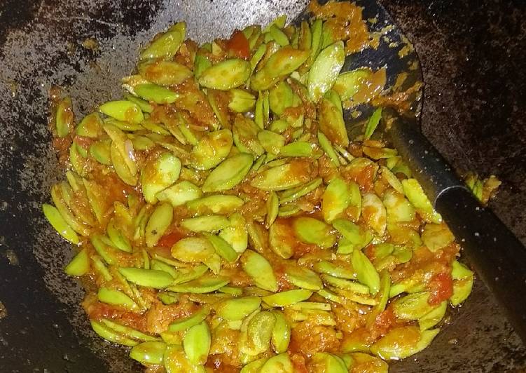 makanan Sambal Pete Favorit Keluarga Jadi, tidak cukup satu