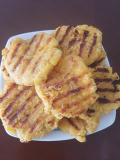 Una foto de Arepas de platáno maduro