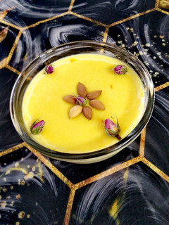 عکسی از دستور فرنی نارگیلی زعفرانی(Coconut porridge)