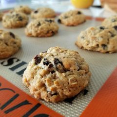 A picture of Lactation Oatmeal Raisin Cookies.