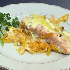 A picture of Salmon with Hokkaido Pumpkin.