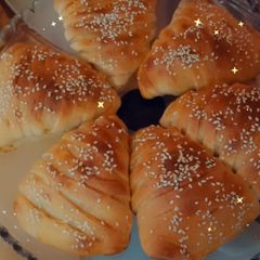 A picture of Chicken Arabi bun.
