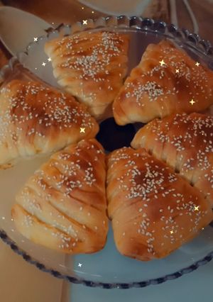 A picture of Chicken Arabi bun.