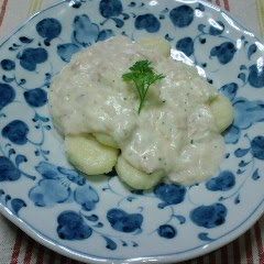 A picture of Potato Gnocchi with Cream Sauce.