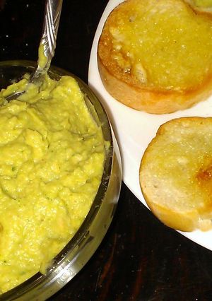 A picture of Hummus w/out tahinni.