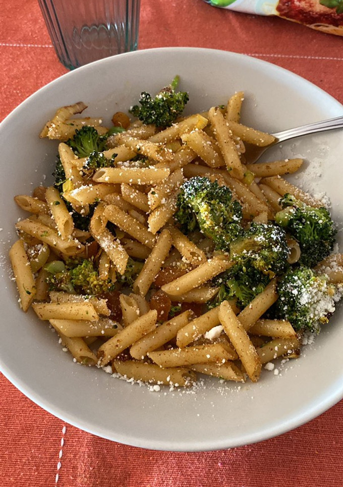Una foto de Pasta con brócoli