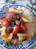 Papas fritas con verduras