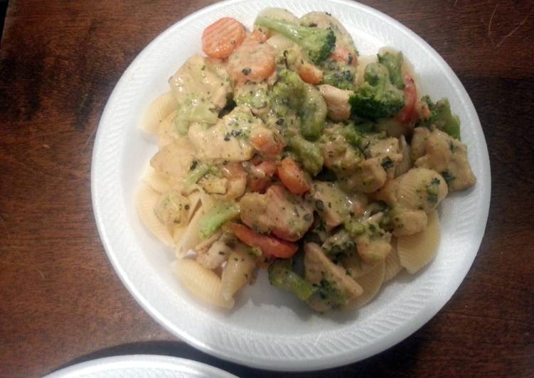 Recipe of Super Quick Chicken and Shrimp Broccoli Alfredo