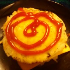 A picture of Potato cake chicken sandwich.