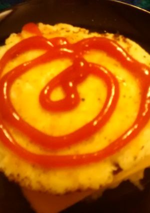 A picture of Potato cake chicken sandwich.