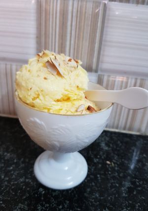 A picture of Custard powder icecream.