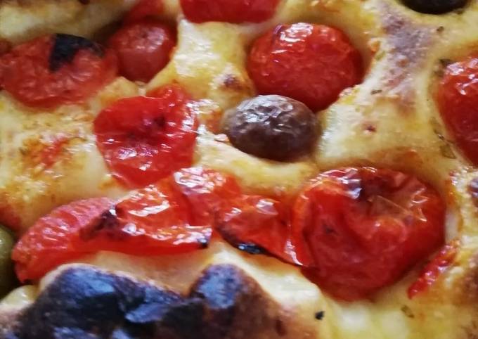 Focaccia barese senza o con patata