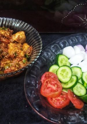 A picture of Peshawari Chicken tikka karahi.