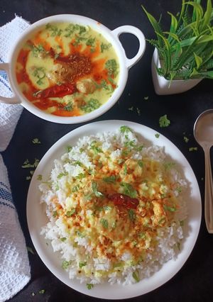 कढ़ी पकौड़ी चावल (Kadhi pakodi chawal recipe in hindi) रेसिपी मुख्य फोटो