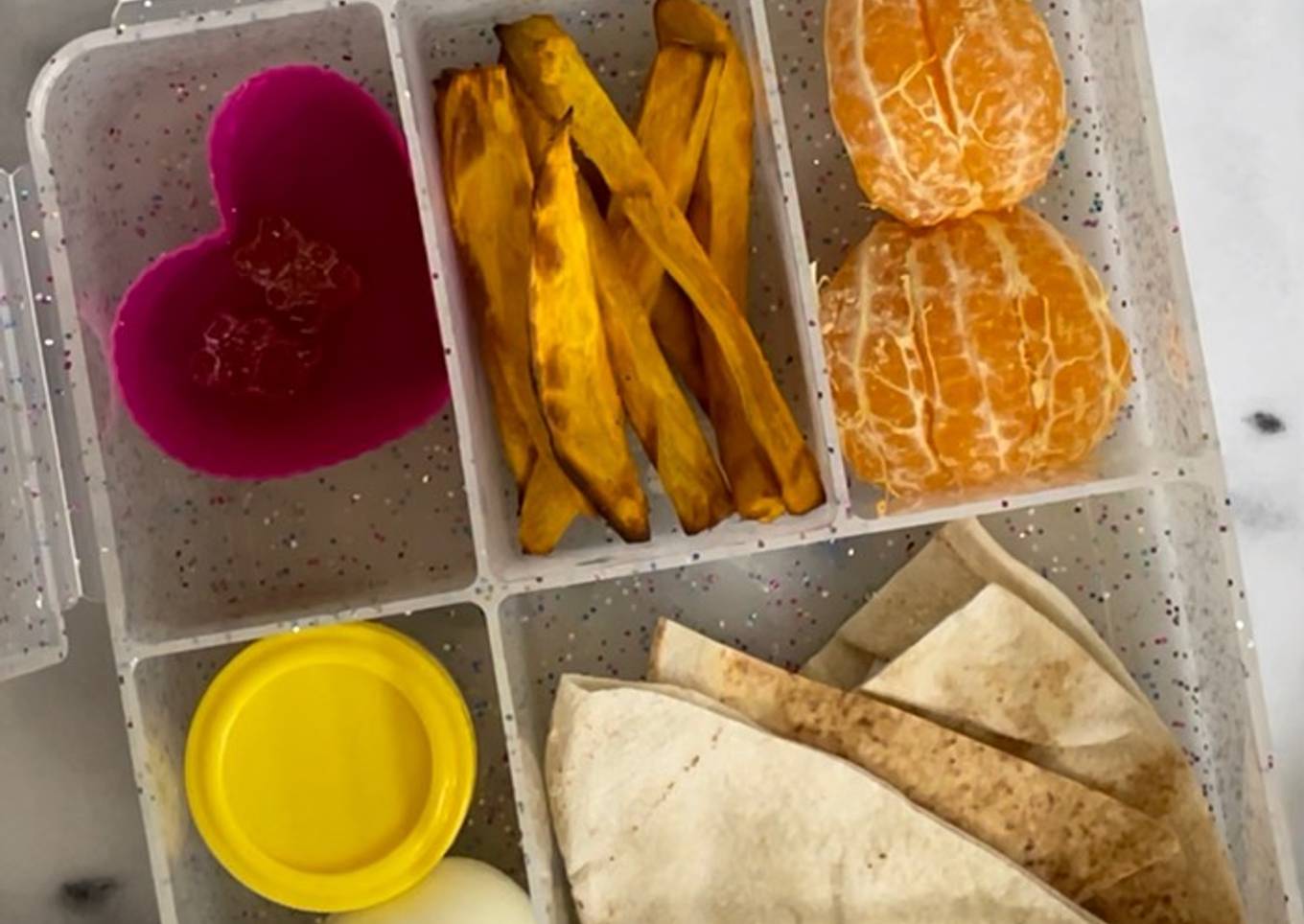 Lonchera con huevo duro para niña