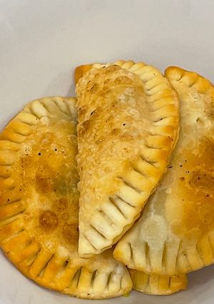 صورة لوصفة حشوه سمبوسه بيتزا النقانق🍕