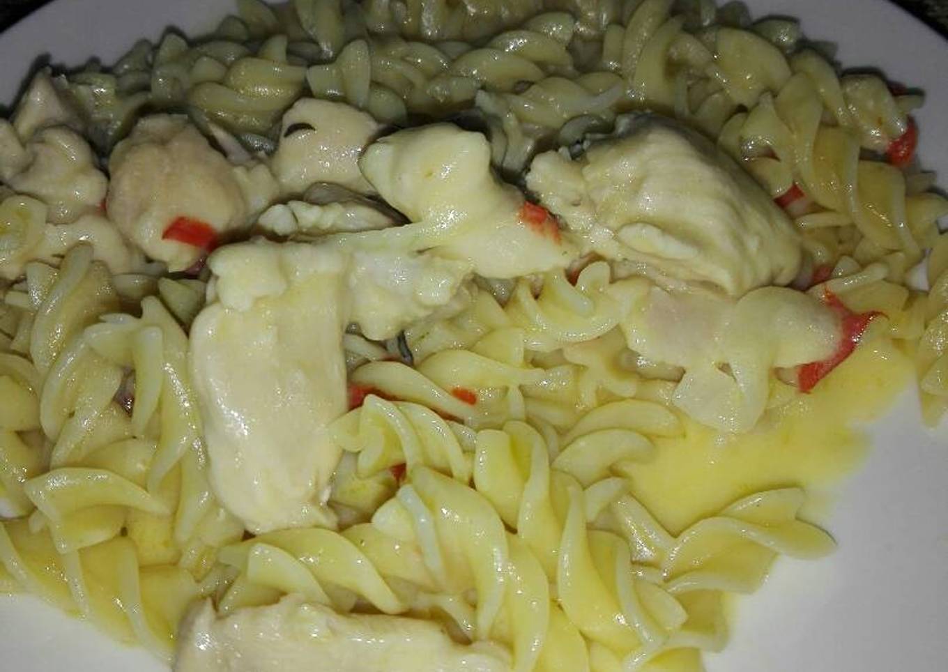 Pollo en crema con pasta