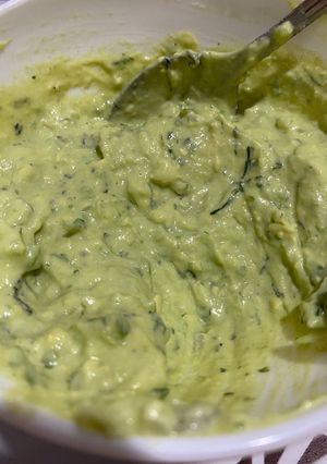 Una foto de Dip de aguacate y yogurt 🥑 ✨👌🏼