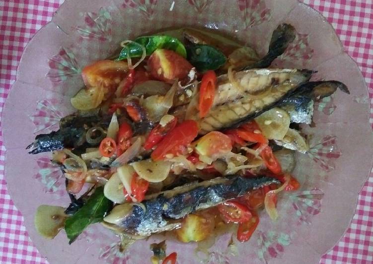 Cara mudah memasak Ikan salem bumbu sarden Lezat