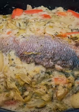 Une photo de Bar en cocotte et ses légumes au mascarpone