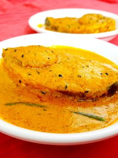 সর্ষে ইলিশ (sorshe illish recipe in Bengali) রেসিপির প্রধান ছবি