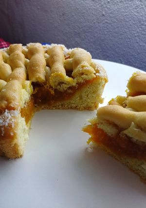 Una foto de Pastafrola con mermelada de mango 🥭y dulce de membrillo