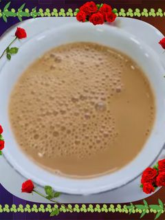 चाय (मसाला और अदरक वाली) रेसिपी मुख्य फोटो